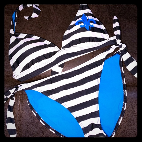Fleur De Lis 👙 Bikini - Picture 1 of 2